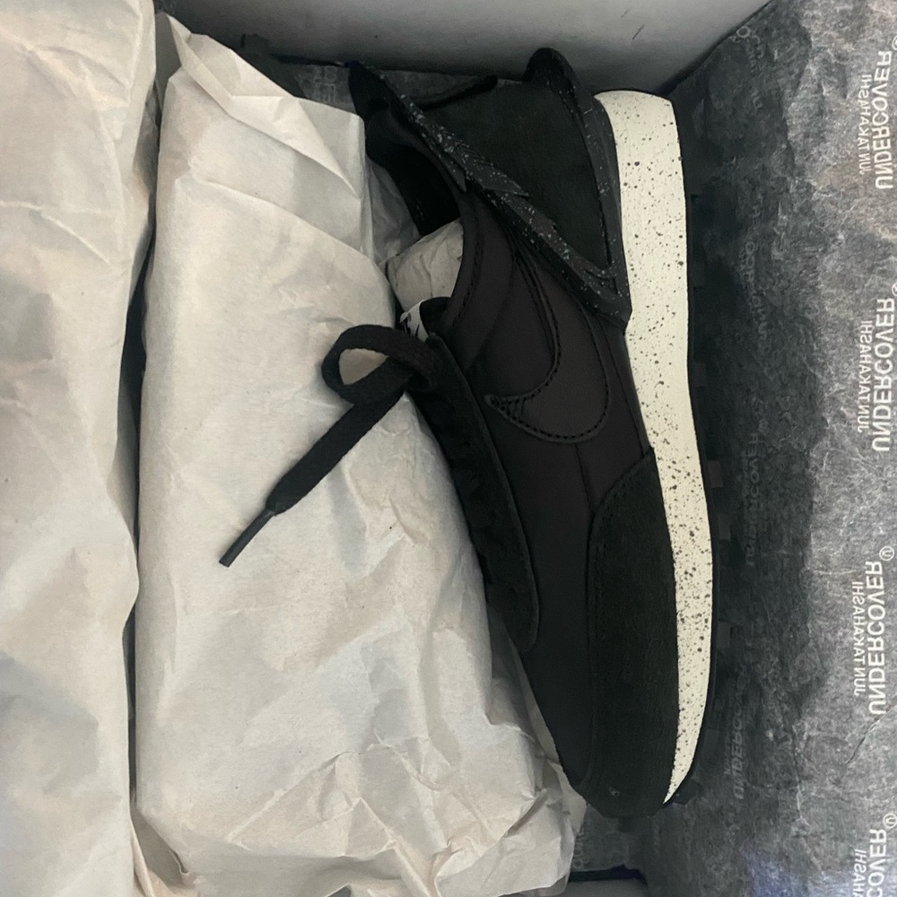 Nike WMNS Daybreak x Undercover sneaker